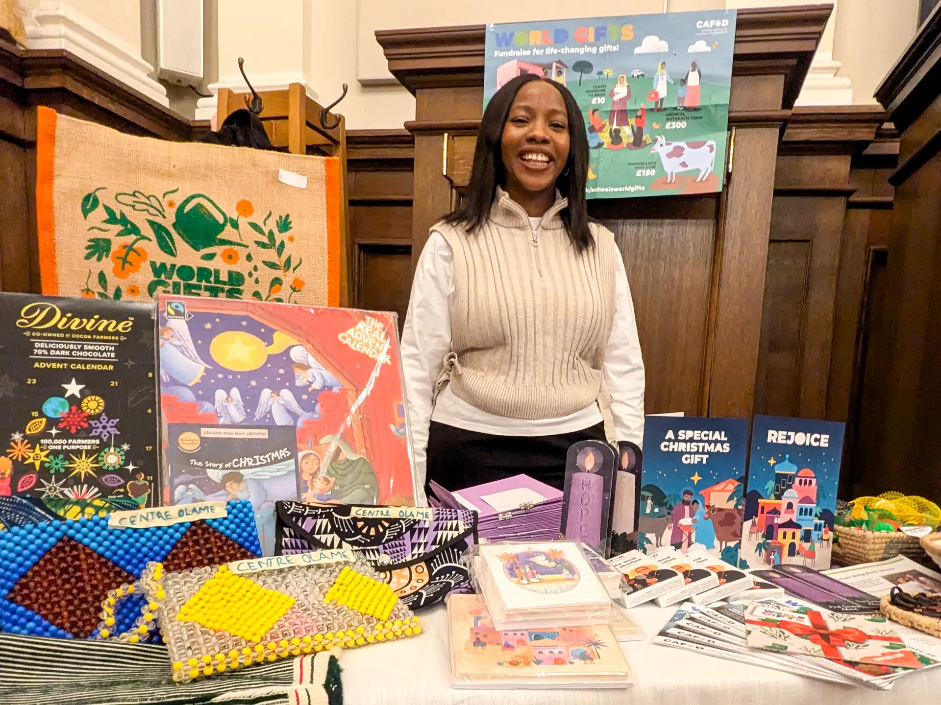 UK - London - Volunteer answering telephone