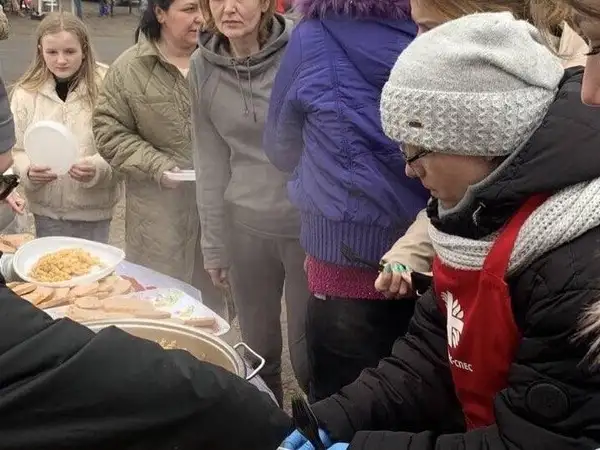 Europe - Ukraine - Providing meals